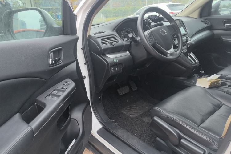 Used Honda CR-V 2015 2.0L two-wheel drive urban version
