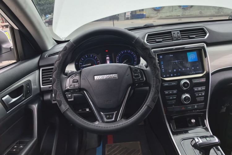 Used Haval H2 2018 1.5T Dual-Clutch Two-Wheel Drive Fashion Model China VI Standard