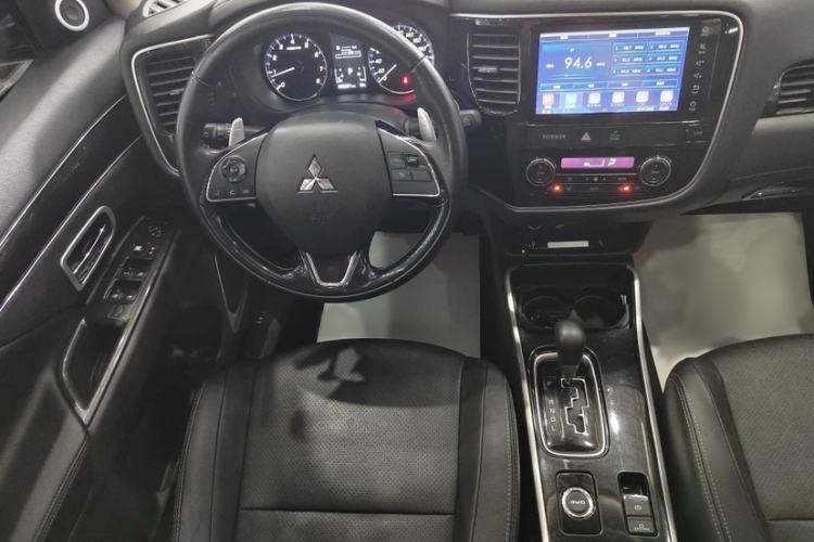 Used Mitsubishi Outlander 2016 2.4L 4x4 Elite Edition 5 Seats
