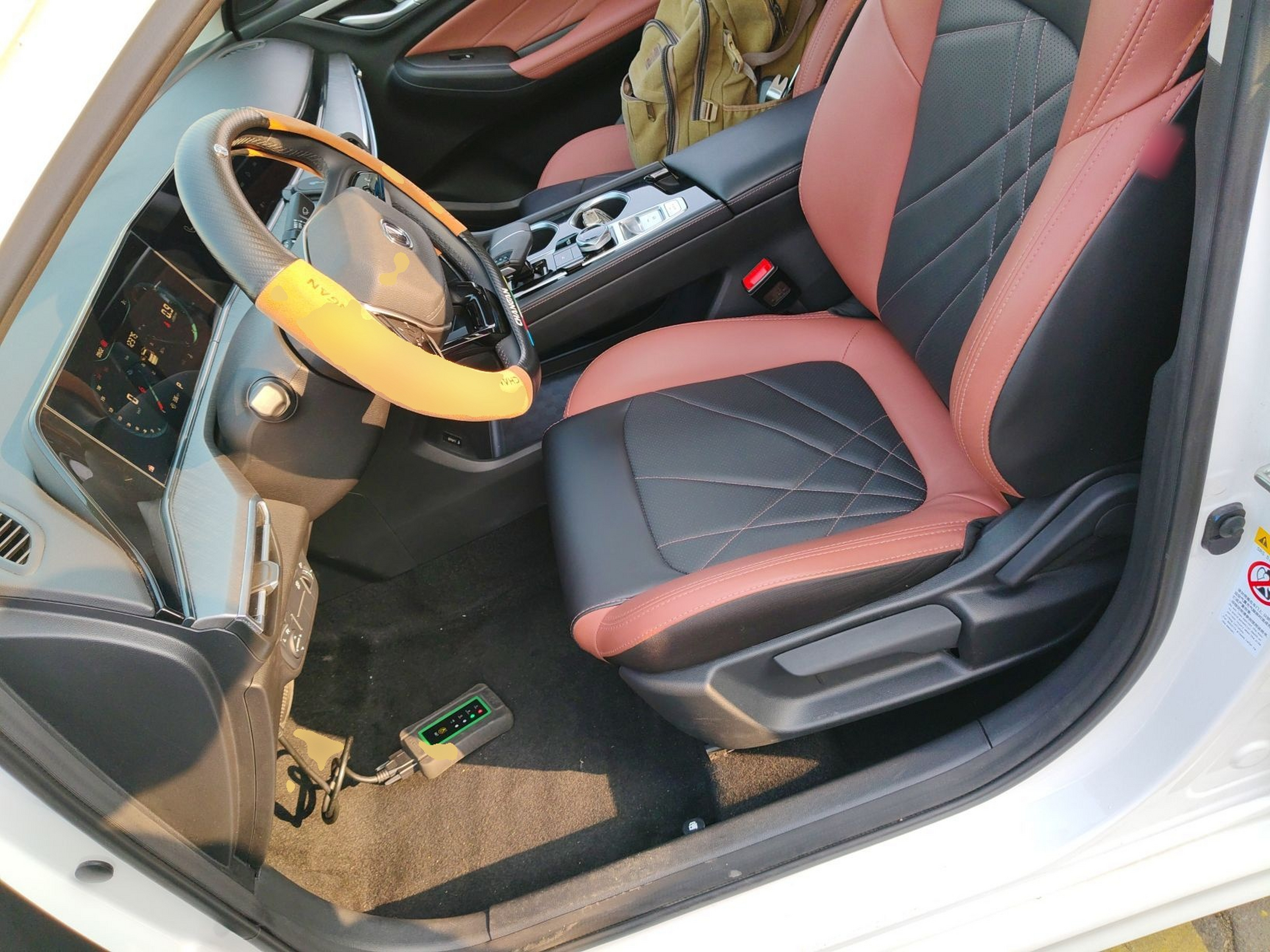 المقاعد الأمامية داخل السيارة