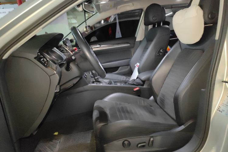 Used Volkswagen Magotan 2018 330TSI DSG Luxury Model
