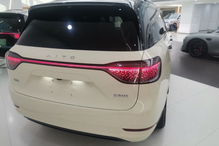 Used Hima AITO M9 2024 Range-Extended Ultra Version 42 kWh 6-Seater Model
