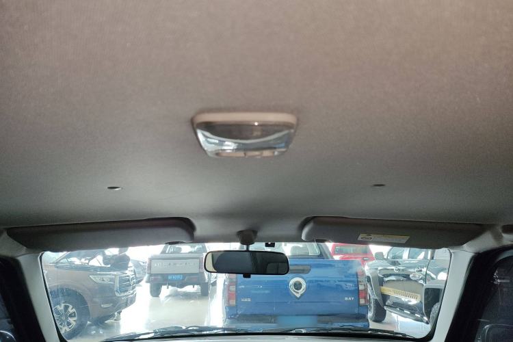 Used Dongfeng Ruichi 2023 2.4T Diesel Two-Wheel Drive Base Version YCY24165-61
