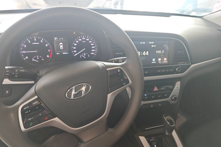 Used Hyundai Elantra 2016 1.6L Automatic ZhiXuan – Elite Version
