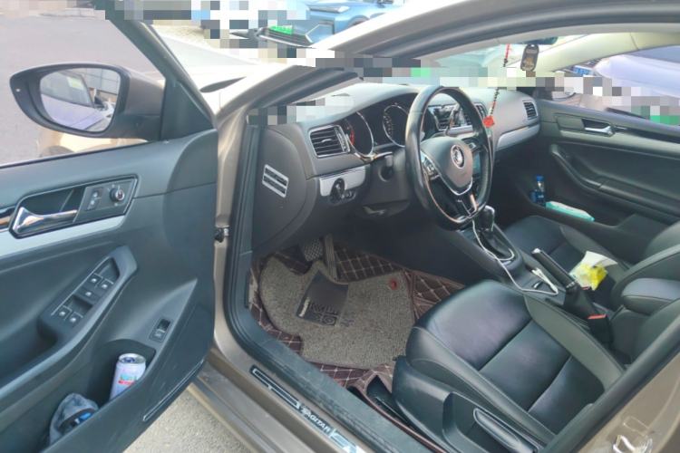 Used Volkswagen Sagitar 2017 230TSI Automatic Comfort Version
