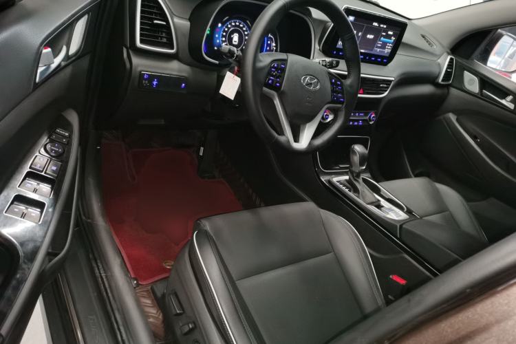 Used Hyundai Tucson 2020 280TGDi Two-Wheel-Drive GLS Fashion Edition China VI Standard
