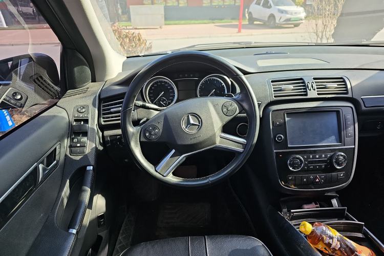 Used Mercedes-Benz R-Class 2017 R 320 4MATIC Business Edition Prestige Model