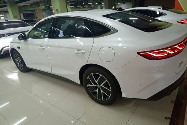 Used BYD Qin L 2025 DM-i Smart Drive 120KM Superior Model

