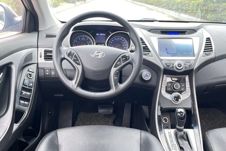 Used Hyundai Elantra 2015 1.6L Automatic Leading Model
