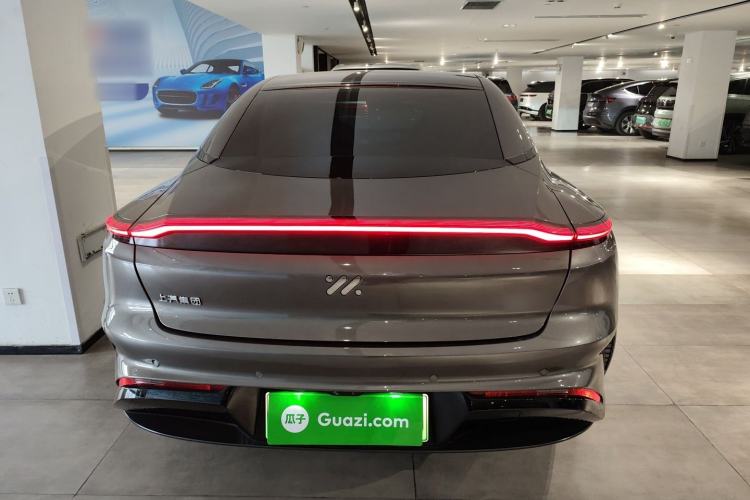 Used  L7 2022 Dynamic Model
