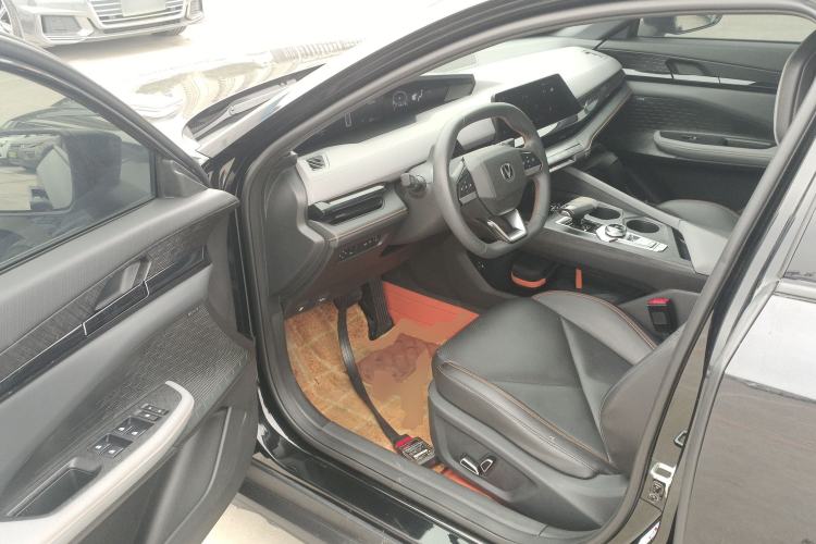 Used Changan UNI-V 2022 1.5T Smart Navigation Version
