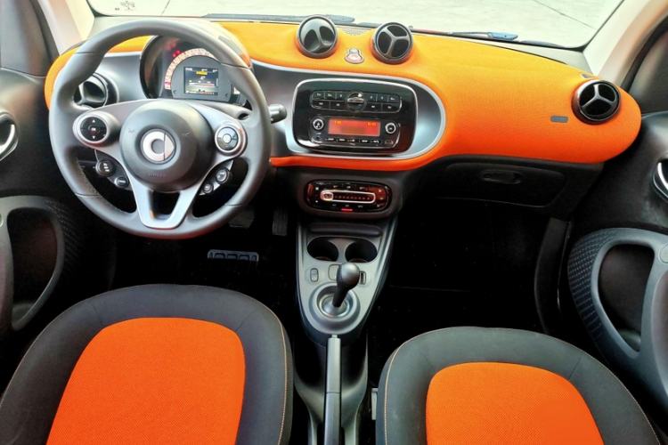 Used  fortwo 2015 1.0L 52 kW Hardtop Passion Edition
