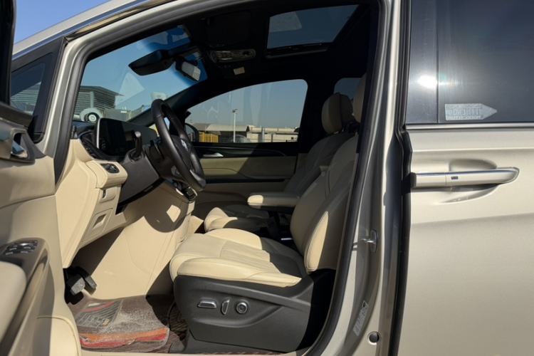 Used Buick GL8 2022 ES Land Cruiser 653T Luxury Model
