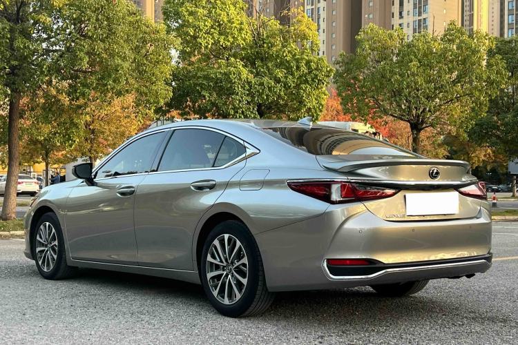Used Lexus ES 2021 260 Excellence Edition
