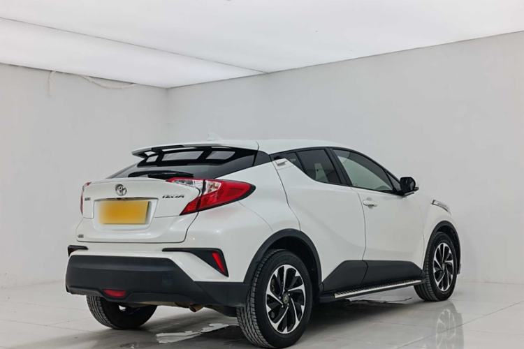 Used Toyota IZOA 2018 2.0L Yichi Version China VI Standard
