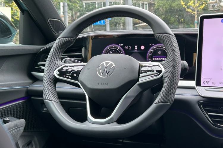 Used Volkswagen Passat 2025 Pro 380TSI Starry Dragon Luxury Edition
