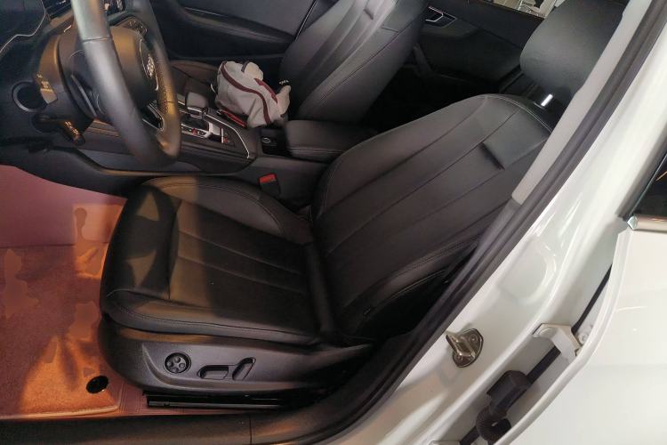 Used Audi A4L 2022 40 TFSI Luxury Prestige Edition
