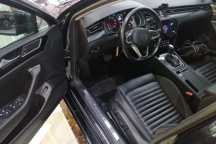 Used Volkswagen Magotan 2020 330TSI DSG Leading Model
