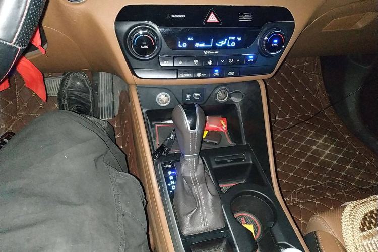 Used Hyundai Tucson 2015 1.6T Dual-Clutch Two-Wheel-Drive Leading Model
