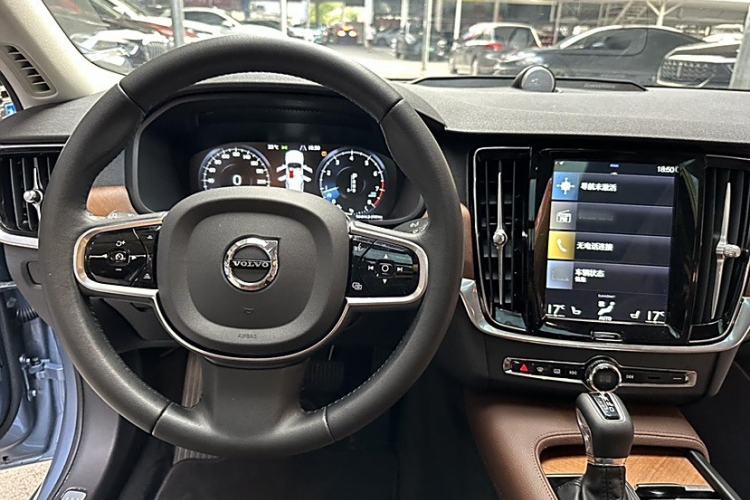 Used Volvo S90 2020 Facelifted T5 Zhiyi Luxury Edition
