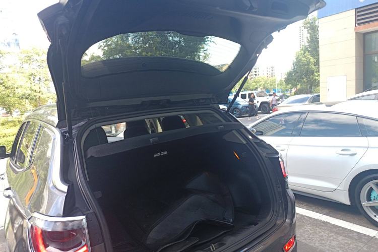 Used  Compass 2019 220T Automatic Enjoyment Version
