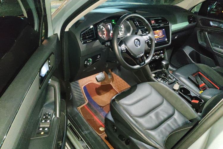 Used Volkswagen Tiguan L 2019 330TSI Automatic Two-Wheel Drive Smart Luxury Version China V Emission Standard