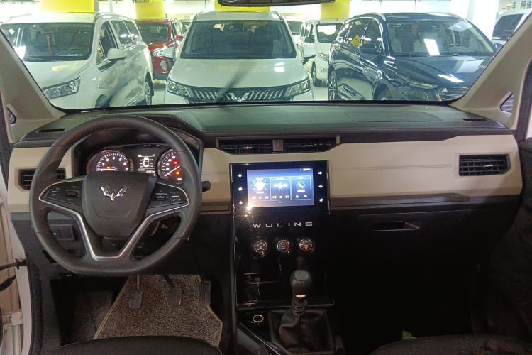 Used Wuling Hongguang PLUS 2020 1.5T Manual Commercial Vehicle 7 Seats
