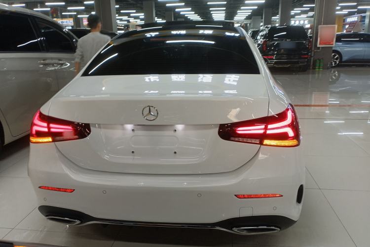 Used Mercedes-Benz A-Class 2022 Revised Version A 200 L Sport Sedan Fashionable Style
