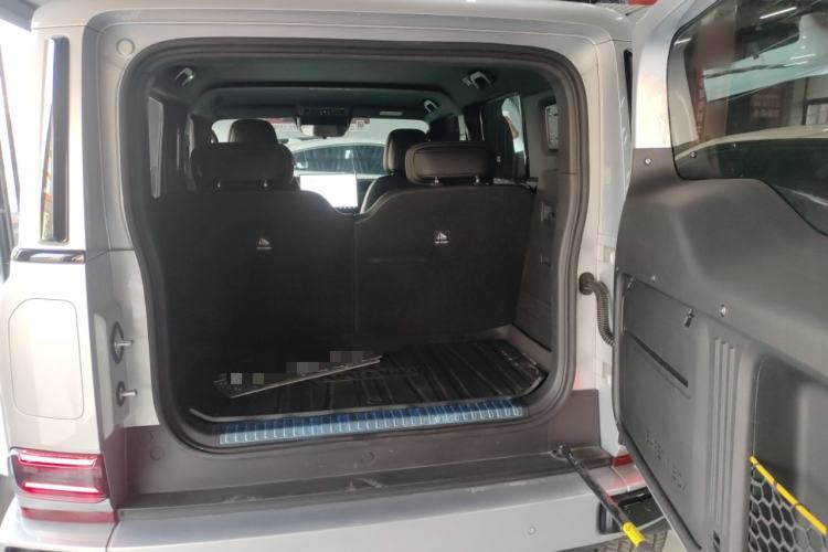 Used  V23 2025 401 Two-Wheel Drive Advanced Edition