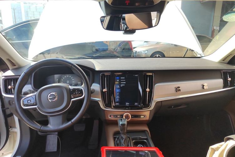 Used Volvo S90 2018 T4 Zhiyi Edition