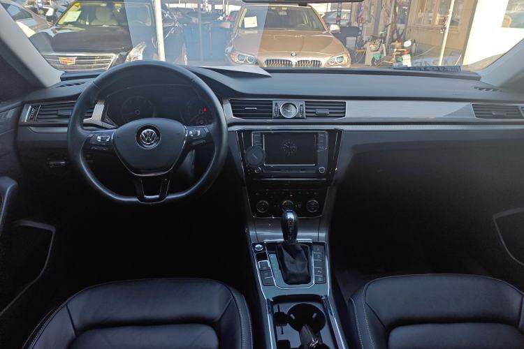 Used Volkswagen Passat 2017 330TSI DSG Luxury Edition
