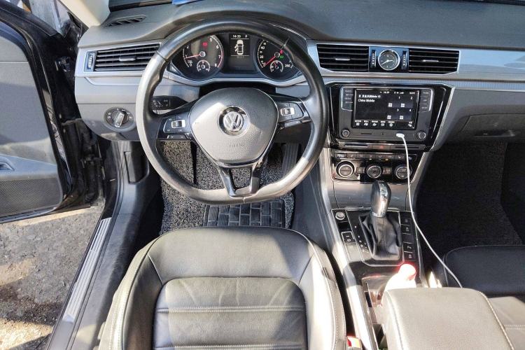 Used Volkswagen Passat 2017 330TSI DSG Luxury Edition
