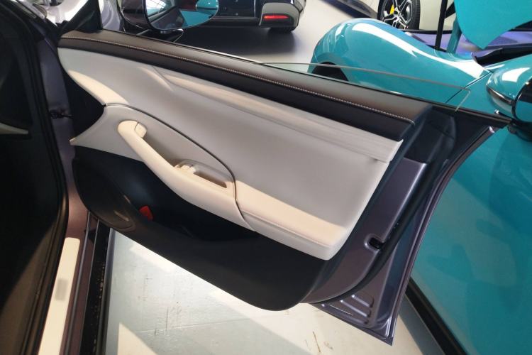 Used Xiaomi Auto SU7 2024 Rear-Drive Long-Range Intelligent Driving Version
