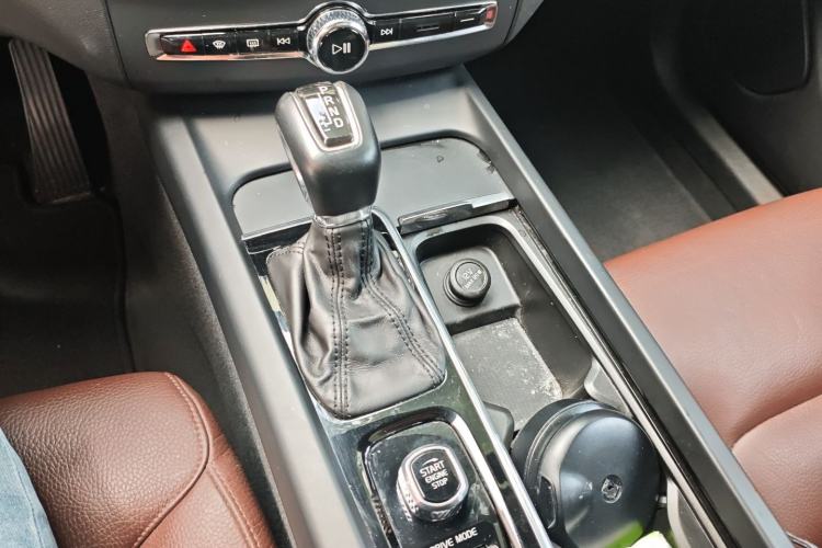 Used Volvo XC60 2019 T5 4x4 Smart Edition China V Standard
