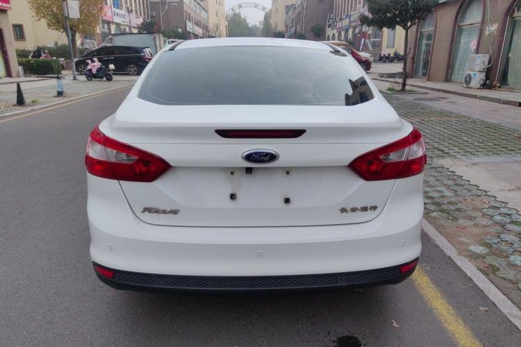 Used Ford Focus 2012 Sedan 1.6L Automatic Fashion Edition