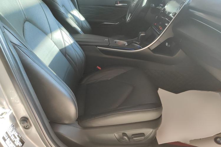 Used Toyota Avalon 2019 Dual-Engine 2.5L XLE Prestige Version China VI Standard