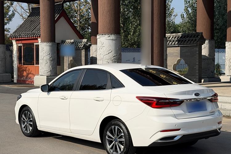 Used Ford Escort 2021 1.5L Automatic Diamond Edition
