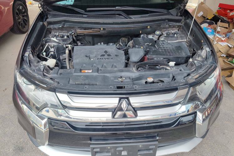 Used Mitsubishi Outlander 2016 2.0L Two-Wheel Drive Comfort Edition 5 Seats
