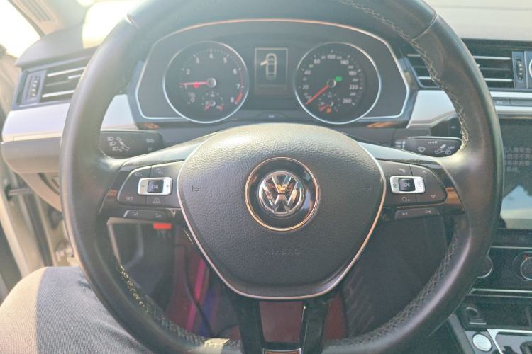 Used Volkswagen Magotan 2017 330TSI DSG Leading Model