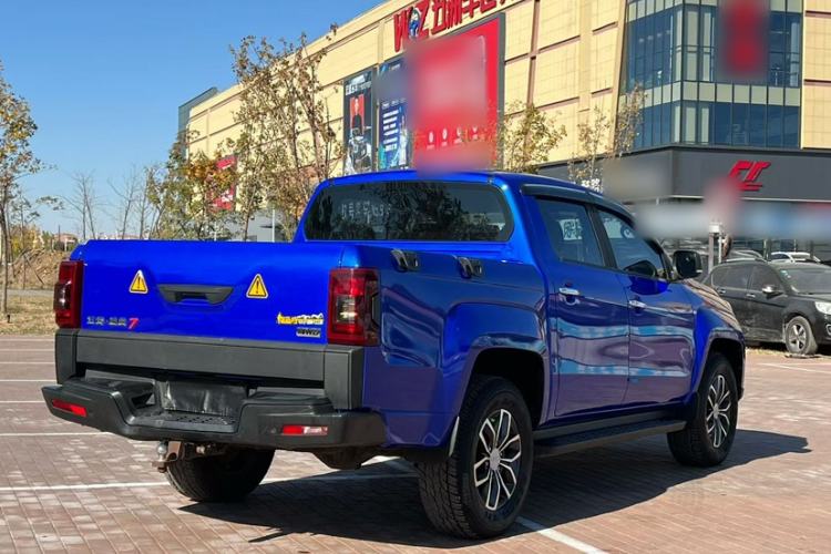 Used JMC Yuhu 7 2017 2.0T Gasoline Automatic 4x4 Luxury Edition JX4G20A5L
