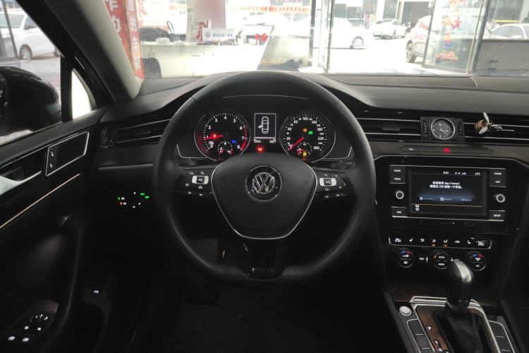 Used Volkswagen Magotan 2018 330TSI DSG Luxury Model
