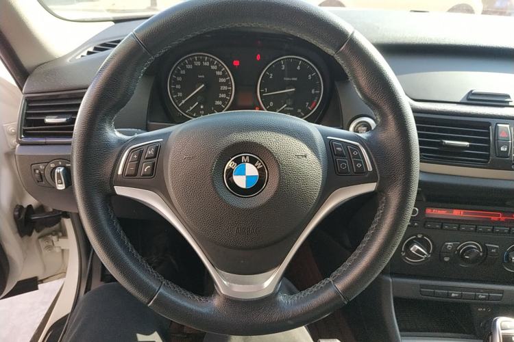 Used BMW X1 2014 sDrive18i Fashion Model
