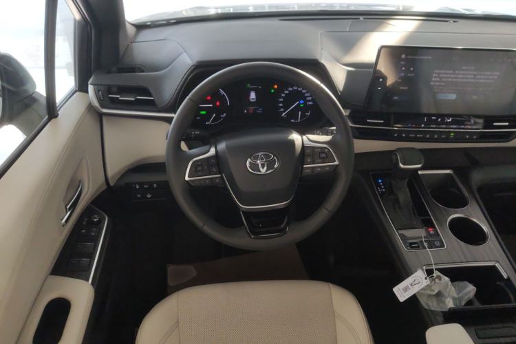 Used Toyota Sienna 2024 2.5L Hybrid Prestige Deluxe Edition
