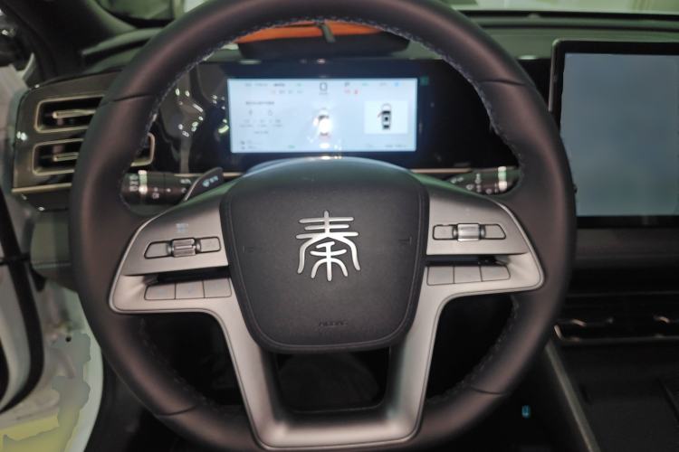 Used BYD Qin L 2025 DM-i Smart Drive 80KM Leading Model
