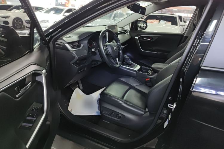 Used Toyota Wildlander 2022 2.0L CVT 4x4 Luxury PLUS Edition