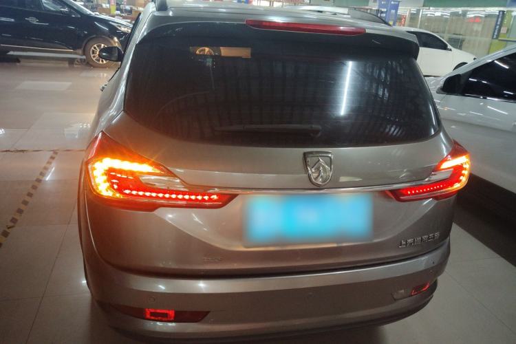 Used Baojun 310W 2017 1.5L Manual Fashion Model China V