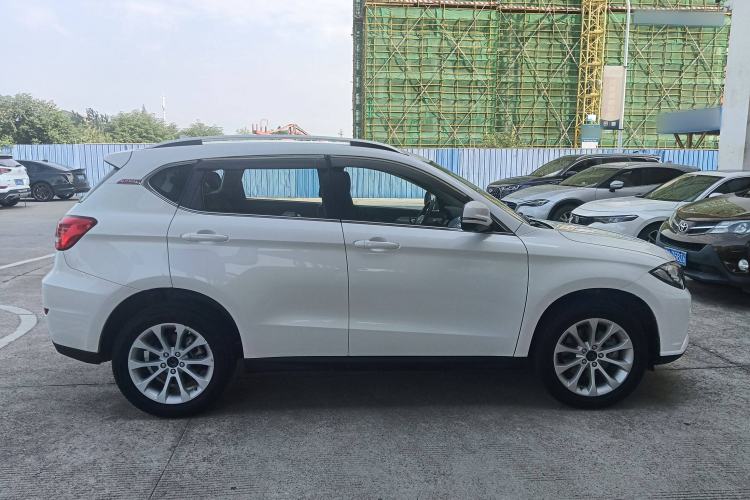 Used Haval H2 2017 Red-Label 1.5T Automatic Two-Wheel Drive Luxury Model

