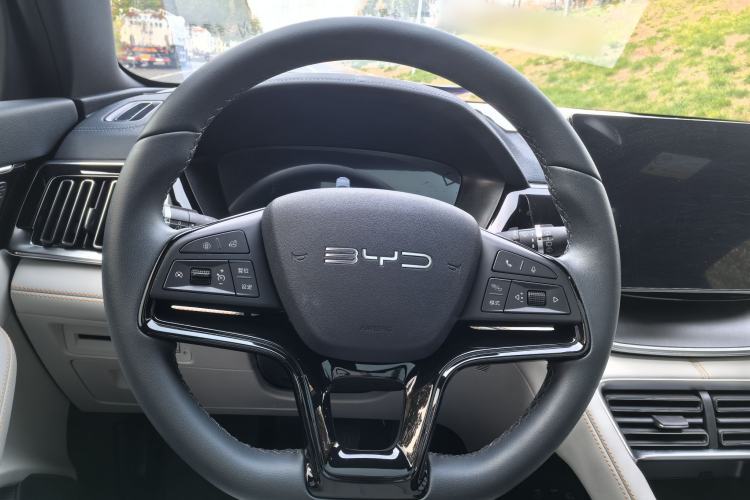 Used BYD Song PLUS New Energy 2024 HONOR Edition DM-i 110km Flagship Model
