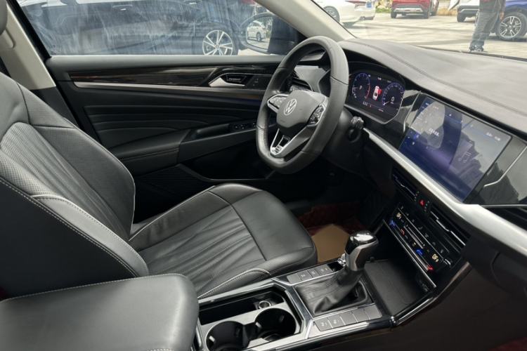 Used Volkswagen Passat 2022 330TSI Starry Luxury Edition Custom Version
