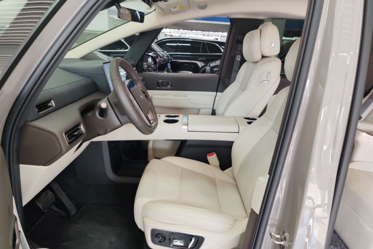 Used Li Auto MEGA 2024 Ultra Model
